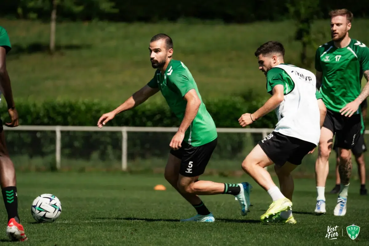 ASSE : Deux nouveaux renforts au milieu pour Ian Cathro