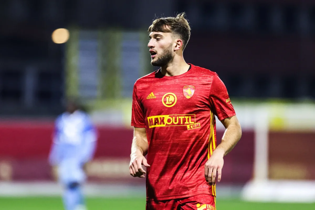 Mercato : courtisé par l'ASSE, il signe chez un concurrent