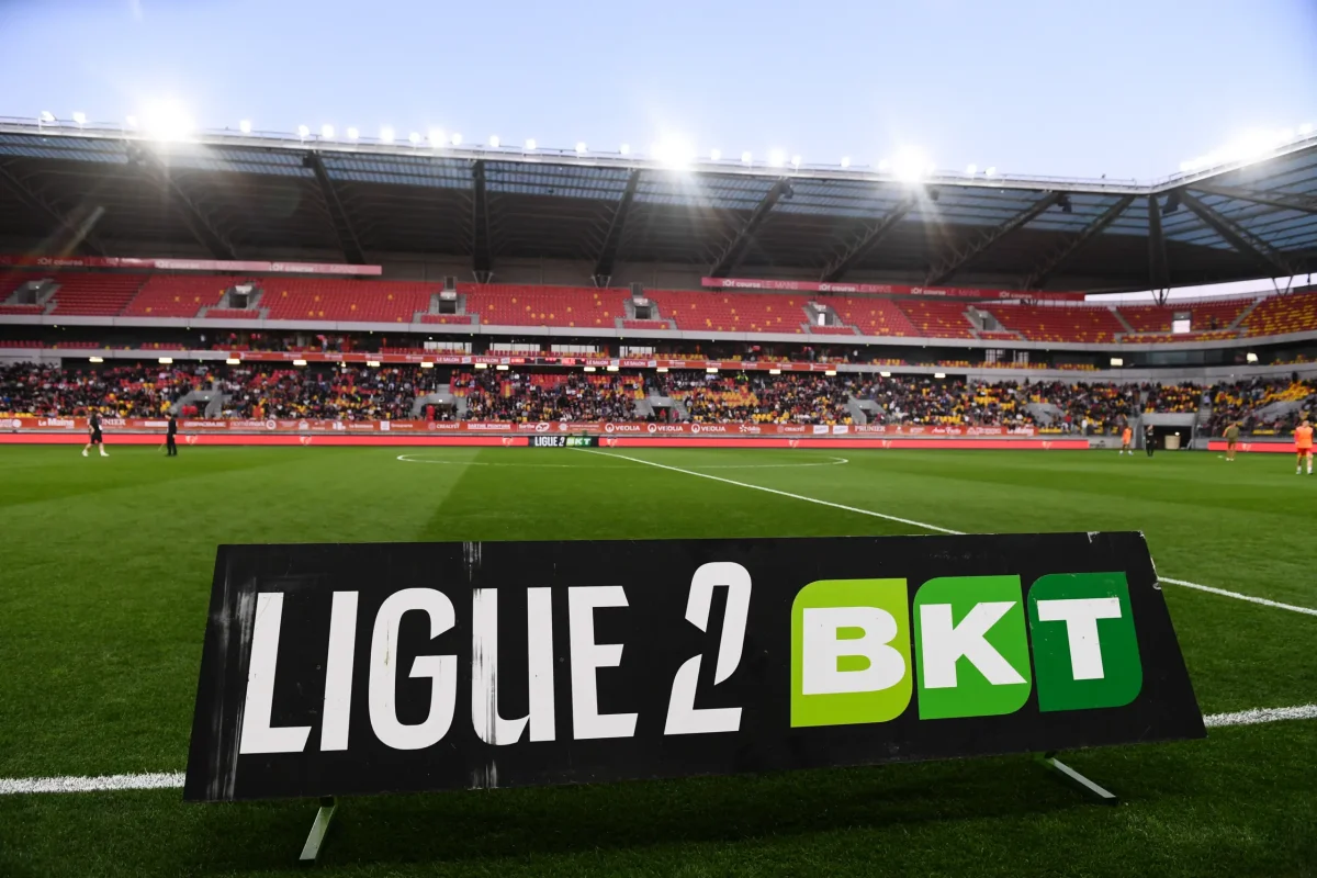 Ligue 2 : Nantes frappe fort, l'ASSE confirme, Metz termine sur une défaite