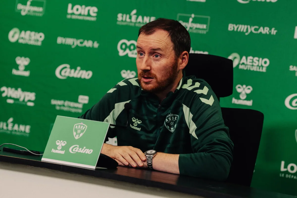 Ekwah, Davitashvili, l'arrière gauche... Cathro (ASSE) parle mercato