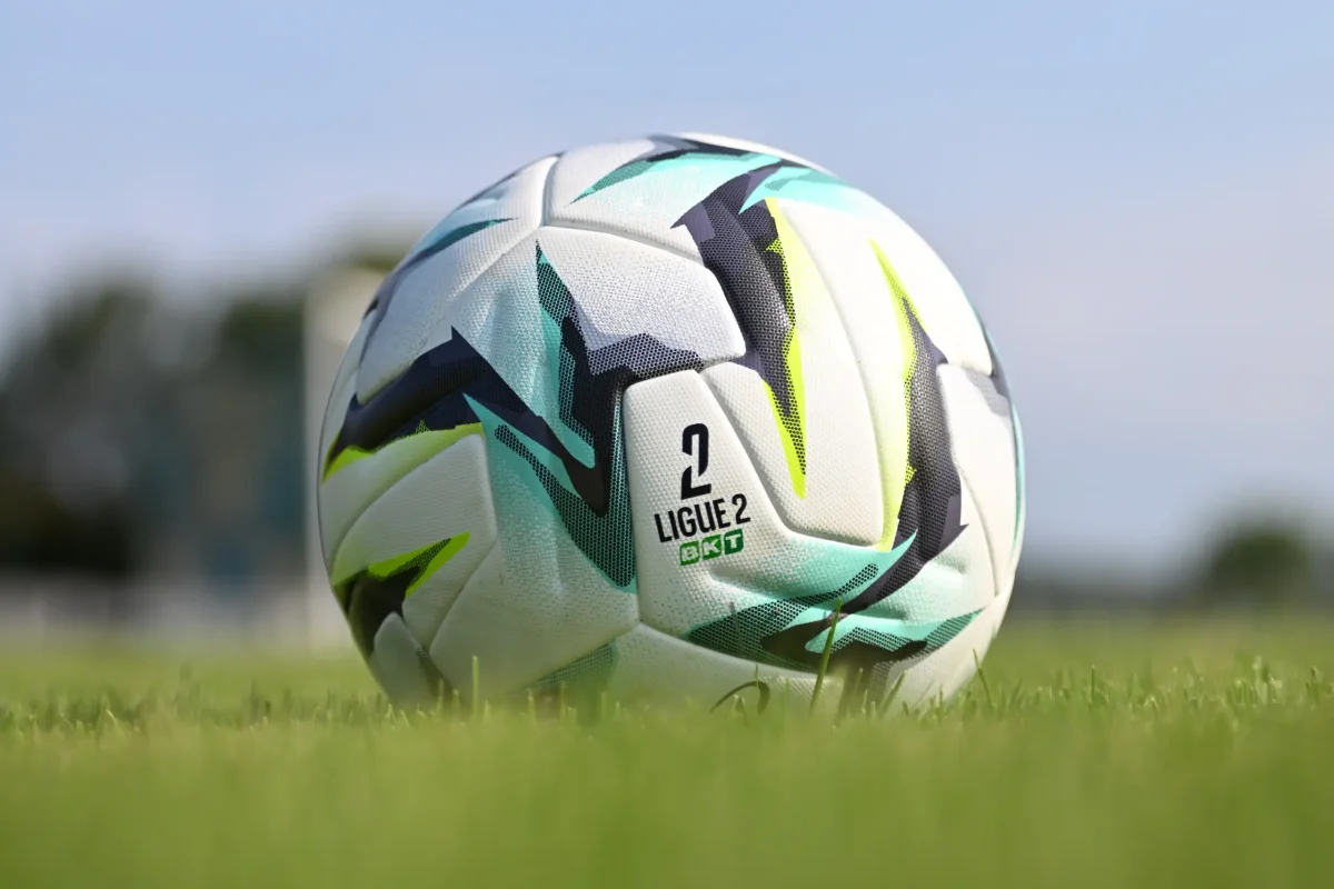 Ligue 2 : L'ASSE frappe fort, Nantes tombe d'entrée