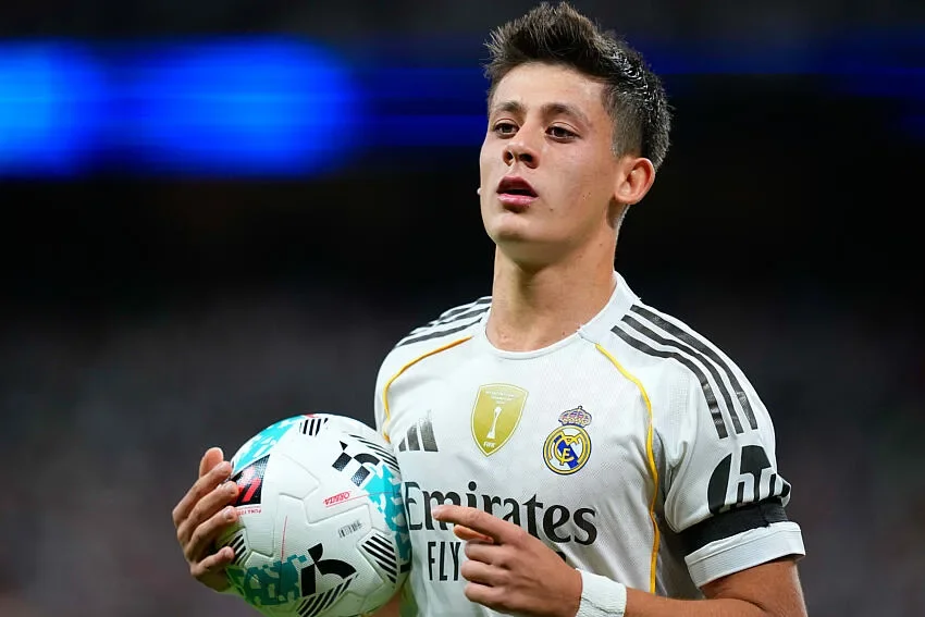 Manchester United prêt à lancer une offensive à 120 M€ sur la perle du Real