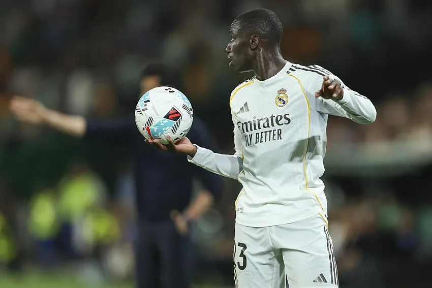 Ferland Mendy forfait cinq mois : un coup dur qui complique l’avenir du latéral au Real Madrid