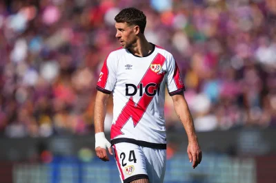 Florian Lejeune prolonge au Rayo Vallecano jusqu’en 2028 : le symbole d’une loyauté rare dans le football moderne