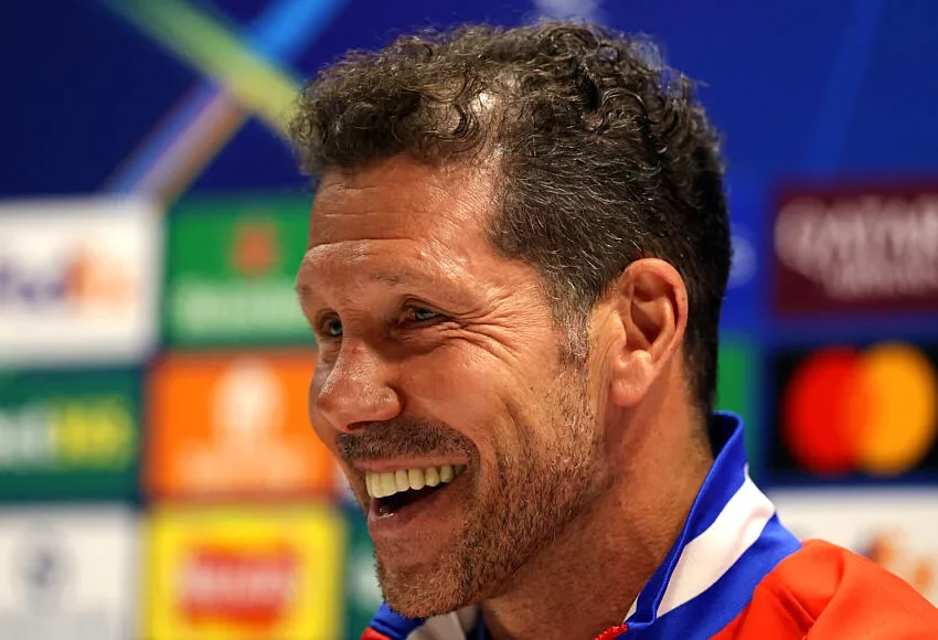 Ligue des Champions : Simeone change d’hôtel à Londres avant Arsenal — superstition ou simple économie ?