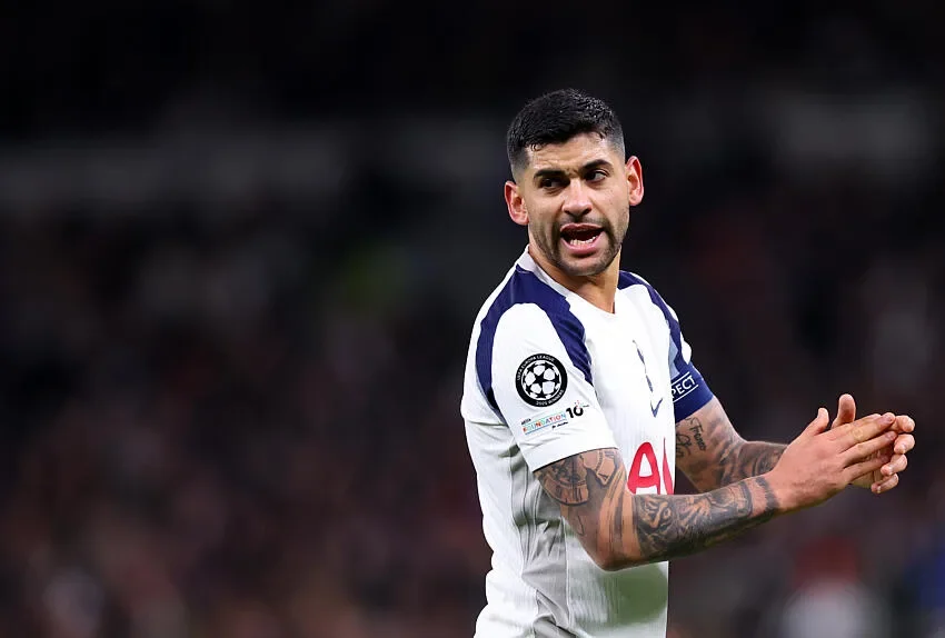 Real Madrid ou Barça ? Il doit choisir