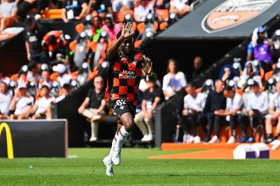 Mercato : Le cauchemar du FC Lorient, le coup du siècle manqué avec Arthur Avom Ebong ?