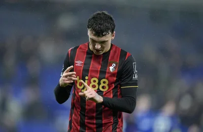 SCANDALE EN PREMIER LEAGUE : Bournemouth suspend Alex Jimenez après des messages présumés à une adolescente de 15 ans