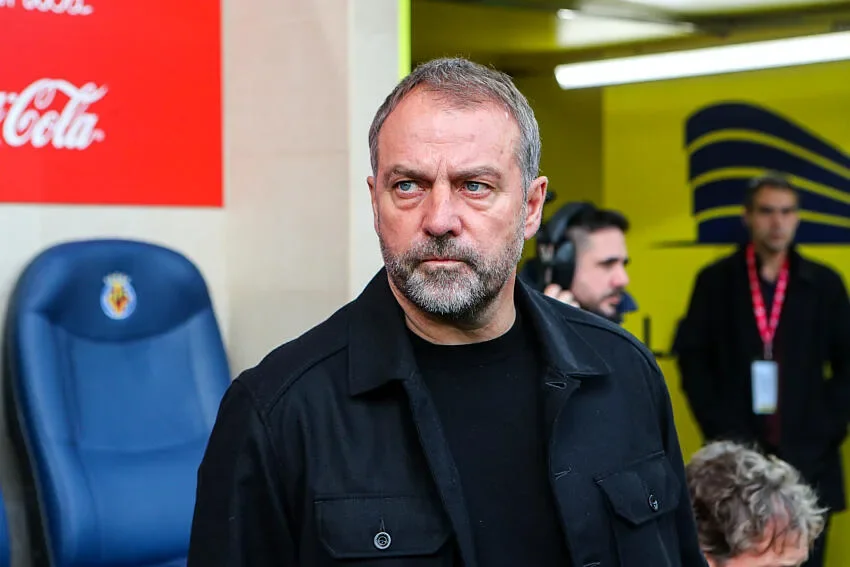 Hansi Flick endeuillé juste avant le Clasico : le Barça soutient son entraîneur