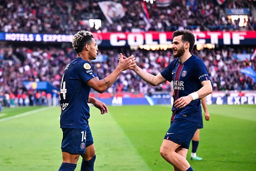 Qui sera au sifflet pour PSG – Arsenal ? L’UEFA vient de trancher », « 4 matchs, 4 victoires », les supporters parisiens vont avoir du mal à dormir.