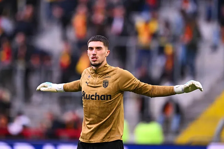 Restes (TFC) et Risser (Lens) suivis en Premier League