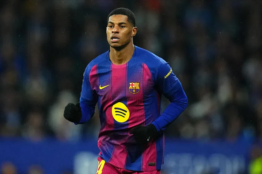 Rashford veut rester à Barcelone, Flick aussi — mais Manchester United bloque tout