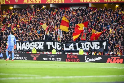 « Le Qatar tue le foot français » : Lens sort la banderole coup-de-poing