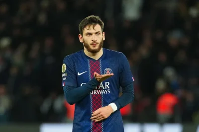 PSG : Rupture de stock historique pour le maillot de Kvaratskhelia !
