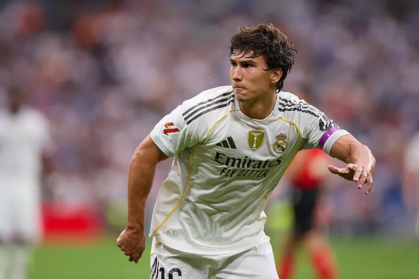 Real Madrid : Gonzalo Garcia titulaire face à Oviedo, Mbappé sur le banc