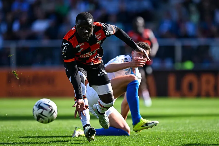Coup de tonnerre à Lorient : le meilleur buteur part libre cet été