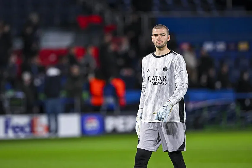 PSG : Lucas Chevalier veut partir 