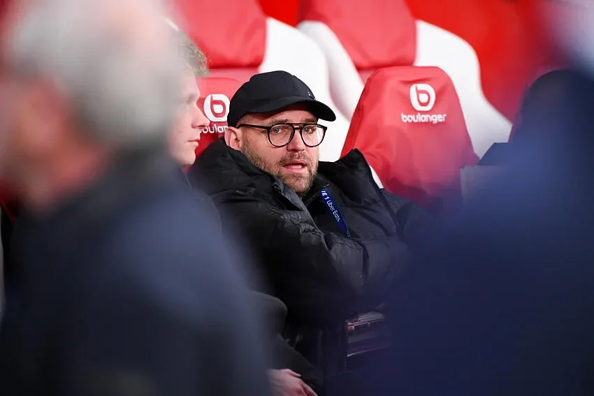 « Il y a des choses que je ne peux pas accepter » : Le boss du Havre jette l’éponge !