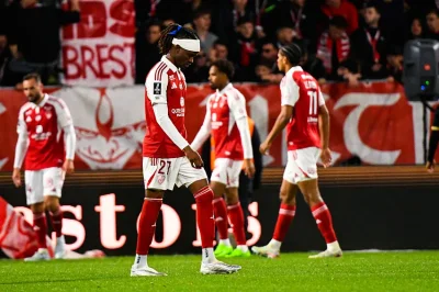 Brest — C’EST FINI : les tribunes vides avant même le coup de sifflet final