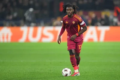 Manu Koné sur le marché : l’AS Roma contrainte de lâcher son milieu français, une énorme opportunité de marché !