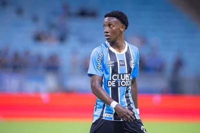 Le LOSC mise 10 M€ sur la pépite Gabriel Mec