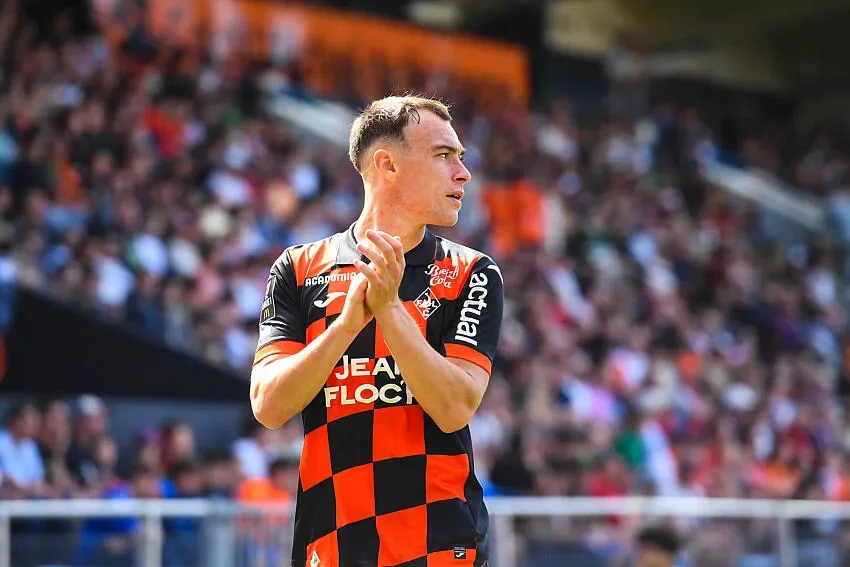 Le RC Lens pousse pour Pagis