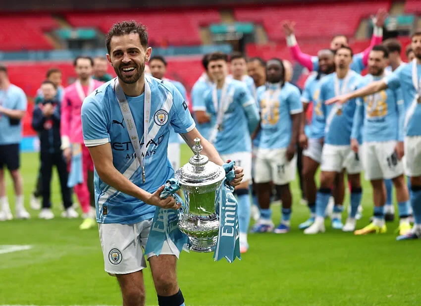 Juventus, PSG, Barça : Bernardo Silva attendu partout, décide rien