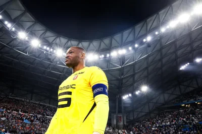 OM : Mandanda tacle le nouveau logo