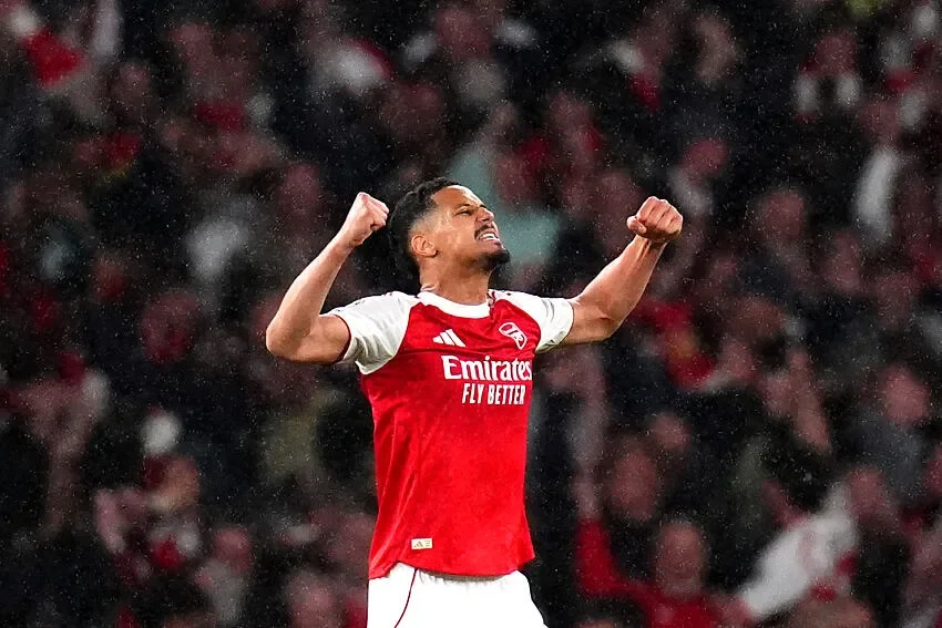 PSG : un plan pour s’offrir Saliba ?