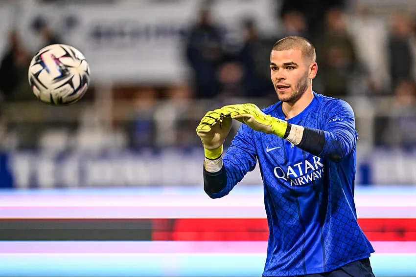 Stade Rennais : Samba sur le départ, Lucas Chevalier dans le viseur — la révolution dans les cages
