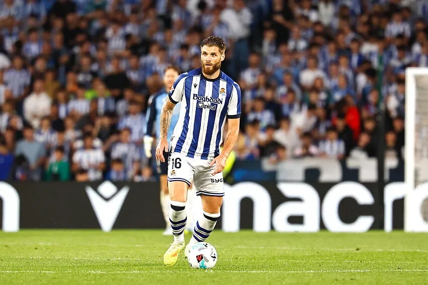 OL : la Real Sociedad dit non à 4 M€ pour ce défenseur, Lyon le récupère