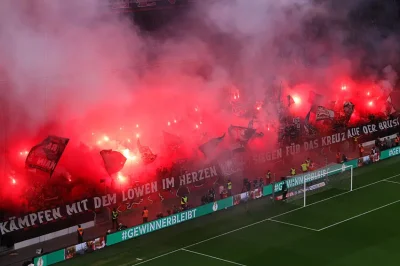 Budapest J-2 : les Ultras du PSG fêtent ça sur le Pont de Bercy !