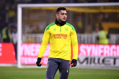 FC Nantes : Mostafa Mohamed pose avec le maillot de l’OM… 