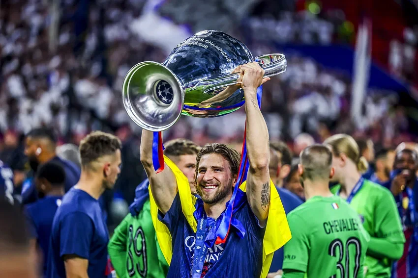 PSG : Zabarnyi poussé vers la sortie ?