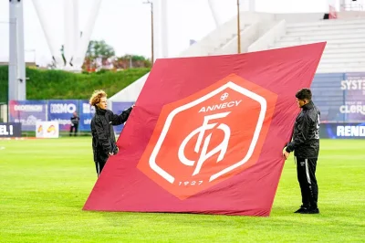 FC Annecy : cinq renforts attendus grâce à Aston Villa