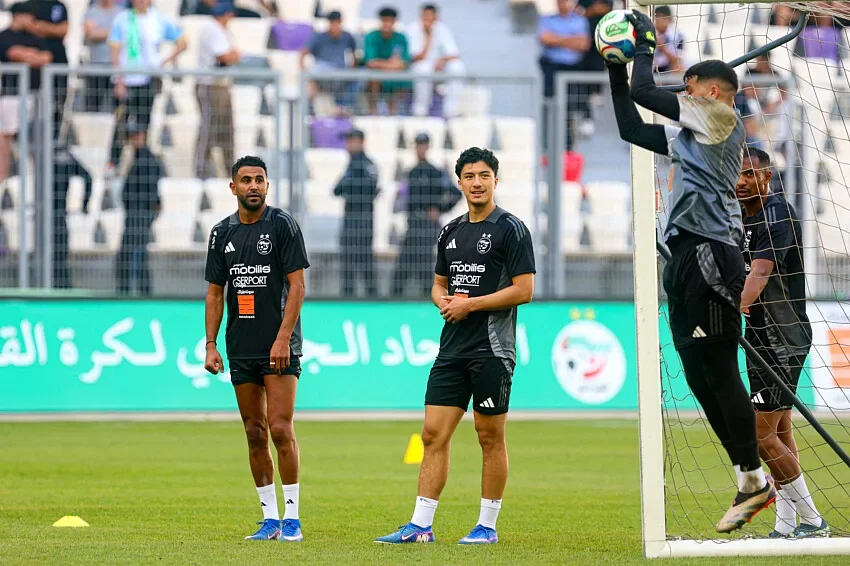 Pays-Bas – Algérie : les compos officielles avec Mahrez et Gouiri