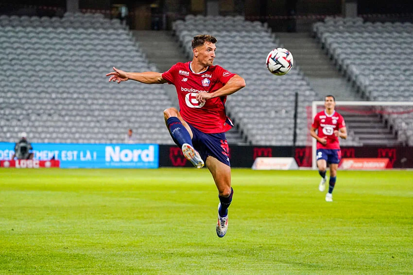 LOSC : départ libre vers Valence pour Thomas Meunier ?