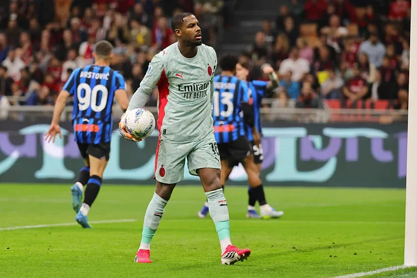 AC Milan : 50 M€ pour Mike Maignan ?