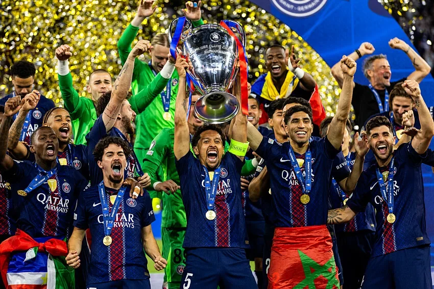 PSG : les deux Ligue des champions exposées au Parc des Princes