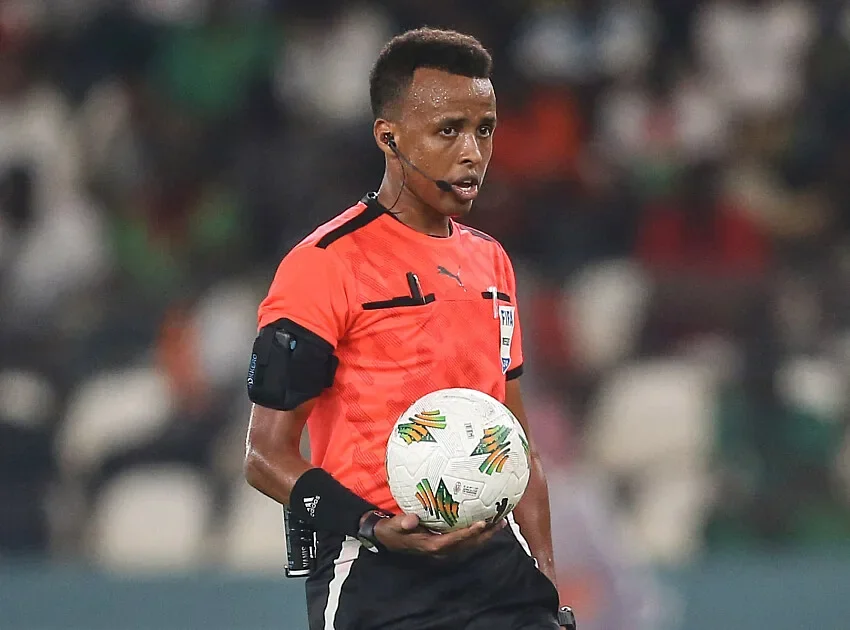 Refoulé par la douane américaine, le meilleur arbitre africain ne pourra pas officier à la Coupe du monde 2026 !