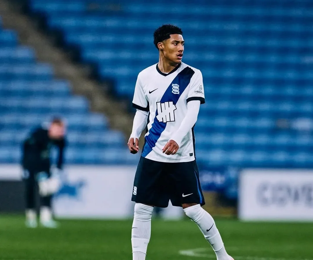 RC Strasbourg : une pépite de 18 ans arrive d’Angleterre ?
