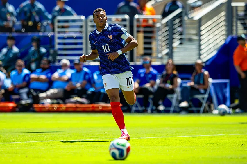 Le record de buts, Mbappé s’en fiche : il veut soulever la Coupe du monde, « je suis sûr qu’on va le faire »
