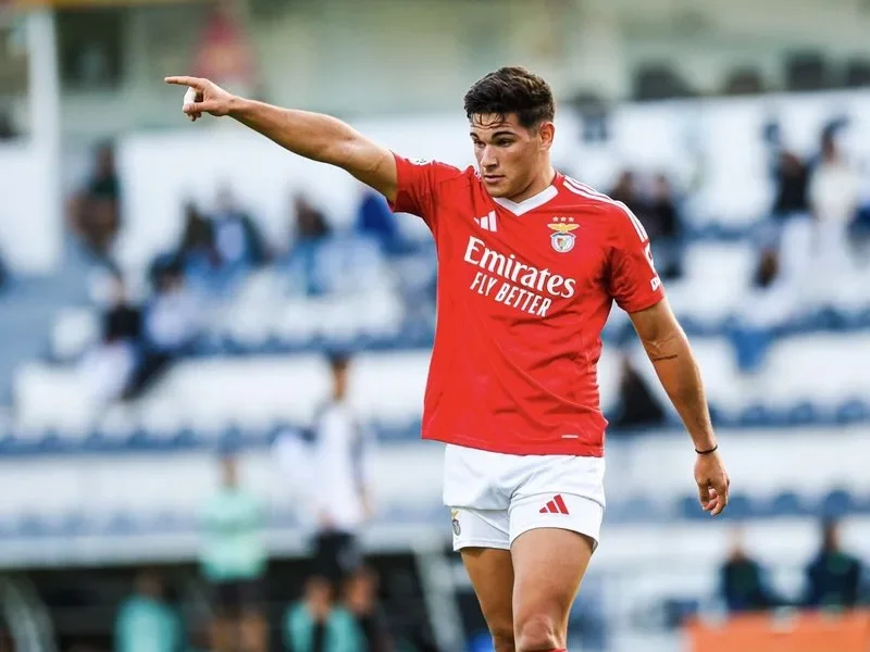 Le Stade Rennais va recruter le capitaine de la réserve du Benfica au nez et à la barbe du Barça !