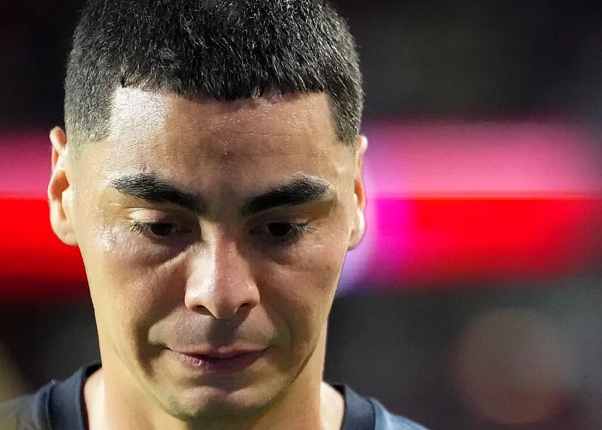 Almiron expulsé pour s’être caché la bouche ! La grande nouveauté de ce Mondial 2026 mise en oeuvre
