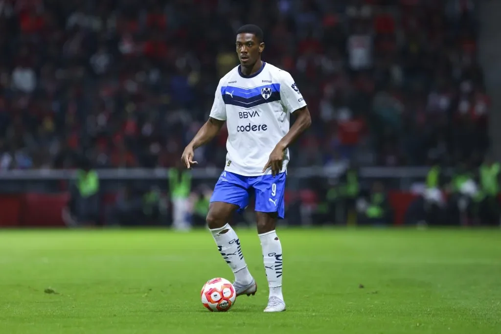 L’OGC Nice pense à Anthony Martial, en perdition au Mexique