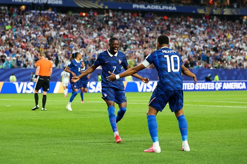 Audience TV : les Bleus captent 4,9 millions de téléspectateurs malgré une nuit interminable