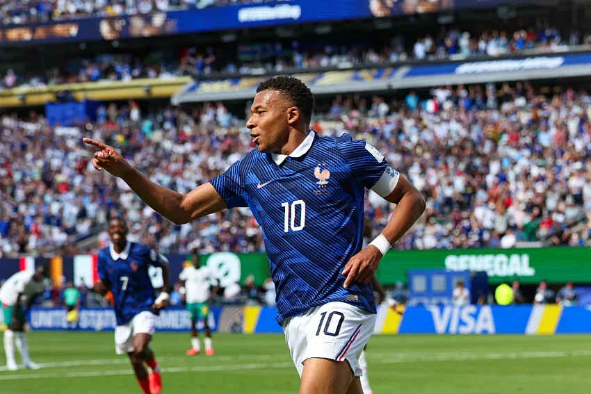 EdF : Mbappé et sa lutte avec Messi 