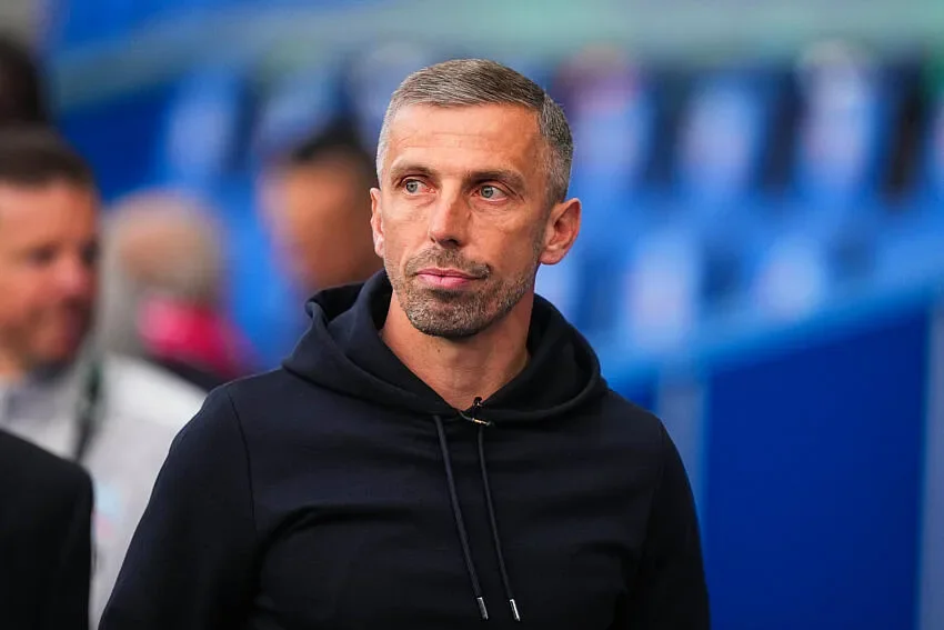O’Neil file à l’anglaise, le RC Strasbourg à nouveau sans entraîneur !