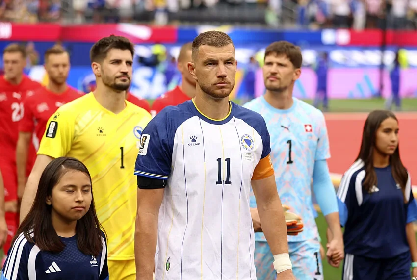 Bosnie – Qatar : les compos officielles avec Dzeko et Kolasinac