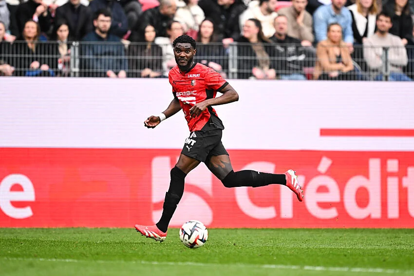 Stade Rennais : Ces deux titulaires ont déjà un pied dans l’avion
